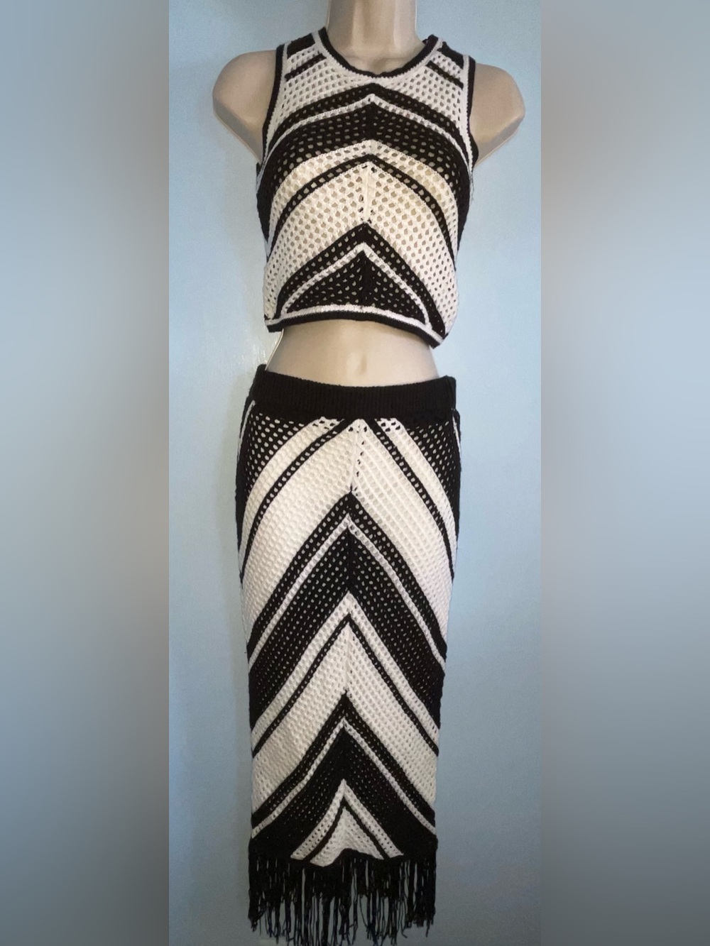 Willow & Wind Women's Crochet Knit Two-Piece Set Black & White Skirt Set. Size M
